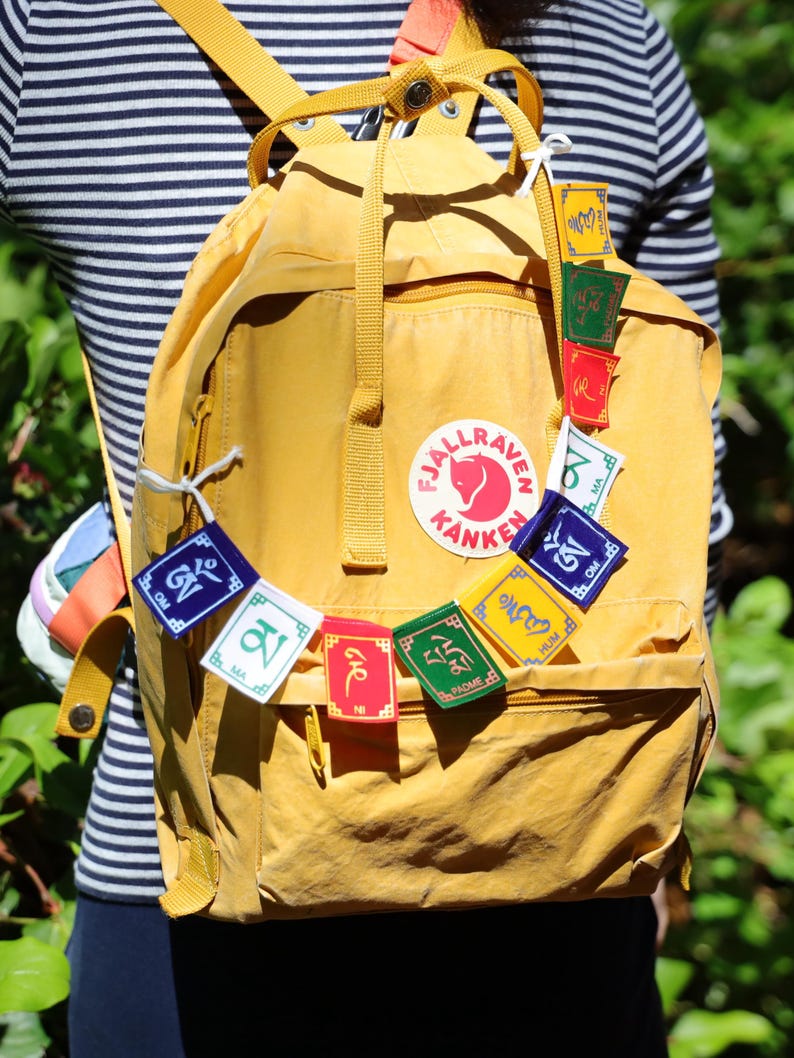 Mini tibetische Gebetsfahne Rucksack-Anhänger, handgefertigte Nepal-Om Mani Padme Hum-Flaggen-Dekoration - Nepal-Souvenir Bild 7