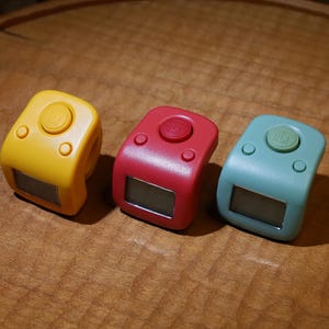 Contador Budista Digital Recarregável | Contador Eletrônico de Dedos com 6 Canais | Contador de Cânticos com Carregamento USB