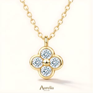 Colar personalizado com pingente de trevo de quatro folhas em moissanita dourada, amuleto da sorte em caixa de presente de aniversário.