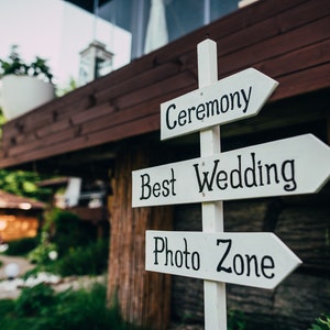 Directional signs with the bride and groom names personalized wedding Directional signs. Arrow Signs for Wedding Decor