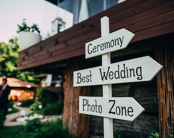 Directional signs with the bride and groom names personalized wedding Directional signs. Arrow Signs for Wedding Decor