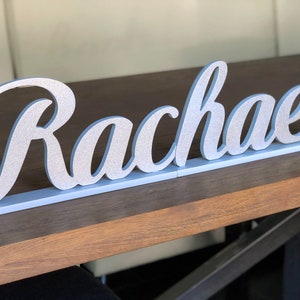 Letrero de madera personalizado, letreros con nombres de bautizo, letrero personalizado de bautismo, centros de mesa con nombres de bebés, nombre de niña, nombre de niño de pie, letras
