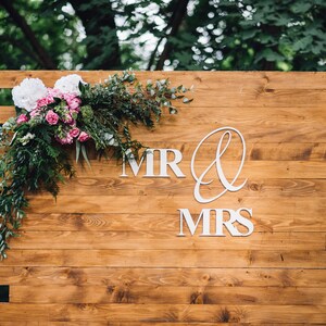 Large Mr & Mrs Sign for Wedding Backdrop Photo Props - Etsy