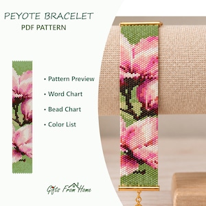 Op de afbeelding: Een peyote armband PDF-patroon met een bloemmotief van roze en witte bloesems op een groene achtergrond. De tekst luidt PEYOTE BRACELET PDF PATTERN, Pattern Preview, Word Chart, Bead Chart, Color List en Gifts From Home.