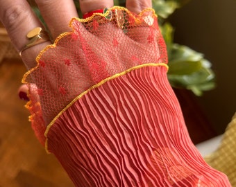Manicotti ricamati, guanti senza dita in pizzo di seta, arte tessile
