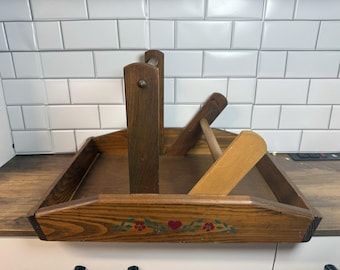 Vtg Verna Wood Works Wooden Yarn Dispenser Butler Caddy Tabletop Workstation