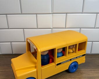 Vtg Tupperware TupperToys School Bus With 5 Figures And Seats