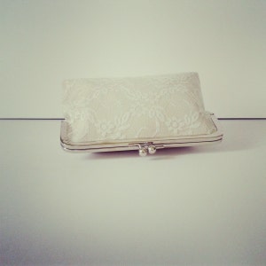 Ivory Bride clutch, Bridal Wedding Clutch, Floral Silver Purse Frame, Lace Bridal Bag, Bridesmaid Clutch, Bridal Purse, Bridal party gift