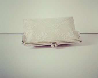 Ivory Bride clutch, Bridal Wedding Clutch, Floral Silver Purse Frame, Lace Bridal Bag, Bridesmaid Clutch, Bridal Purse, Bridal party gift