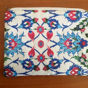 Elegant Ottoman-Inspired Ceramic Pattern Fabric Handbag | Unique Artisanal Design ,Turkish Kaftan Pattern Tulip Zipper Pouch, Ethnic Zip Bag