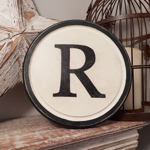 Signo de letra R redonda de 15 cm, monograma, inicial, arte de pared, decoración del hogar, letras rústicas, todas las letras disponibles, inc ampersand, estilo de máquina de escribir