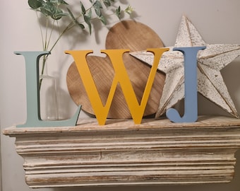 Set of 10 - Wooden painted letters- Times Font - various finishes, standing - Set of 10 - 15cm