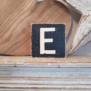 cartel de madera, estilo vintage, bloques de letras personalizados, iniciales, letras de madera, monogramas, letra E, 10cm cuadrados, pintado a mano