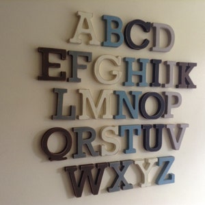 Alfabeto Completo de Madeira - Conjunto de Letras de Madeira Pintadas à Mão - 26 letras - 10cm de altura
