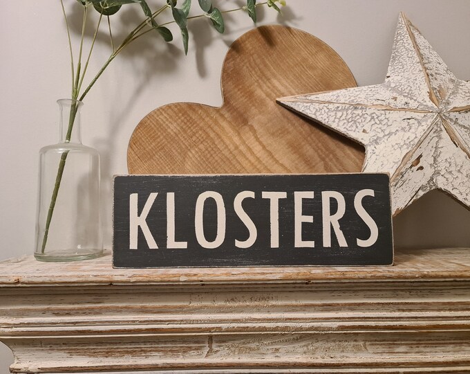 Personalized Sign, Klosters, Ski Resort Name Gift, Traveller Wooden Sign Boards for Home Decor, Housewarming and Wedding Present Idea, 30cm