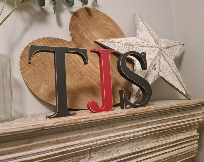 Set of 8 - Wooden painted letters- Times Font - various finishes, standing - Set of 8 - 10cm