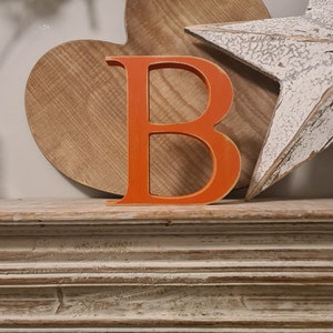 Letras de madera pintadas 'B' - 30cm x 18mm - Fuente georgiana - varios acabados, de pie, Letras decorativas