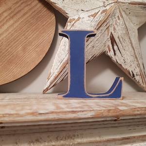 Letra L de madera - Independiente - Fuente Georgia - 20 cm