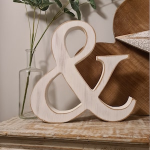 Letra de madera '&' - 30cm x 18mm - Fuente romana - varios acabados, de pie