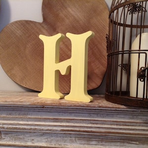 Letra de madera pintada - H - Fuente victoriana - Varios acabados y colores, de pie, 10cm - 30cm