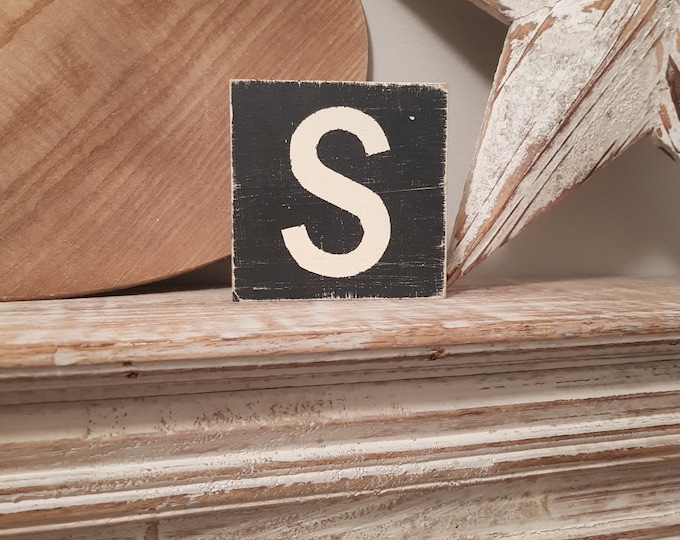 wooden sign, vintage style, personalised letter blocks, initials, wooden letters, monograms, letter S,  10cm square, hand painted