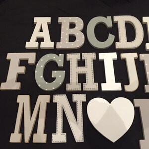 Alfabeto completo de madeira - EU TE AMO - Conjunto de letras de madeira pintadas à mão - 26 letras - 10cm de altura - Fonte Rockwell S