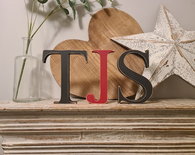 Set of 5 - Wooden painted letters- Times Font - various finishes, standing - Set of 5 - 20cm