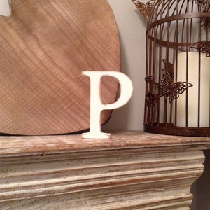 Letras de madera pintadas 'P' - 25cm x 18mm - Fuente georgiana - varios acabados, de pie, Letras decorativas