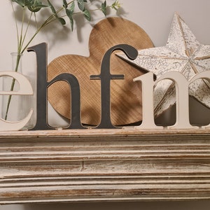 Conjunto de 9 - Letras minúsculas de madera - Times Font - varios acabados, de pie - Conjunto de 9