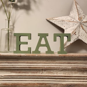 Lettres en bois peint - EAT - police Rockwell - différentes finitions, debout - Lot de 3 - 10 cm