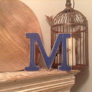 Letra de madera M – Letra de nombre personalizada – Ideas de decoración de guardería – Decoración de habitación rústica – Estilo Rockwell M – Letrero decorativo de madera