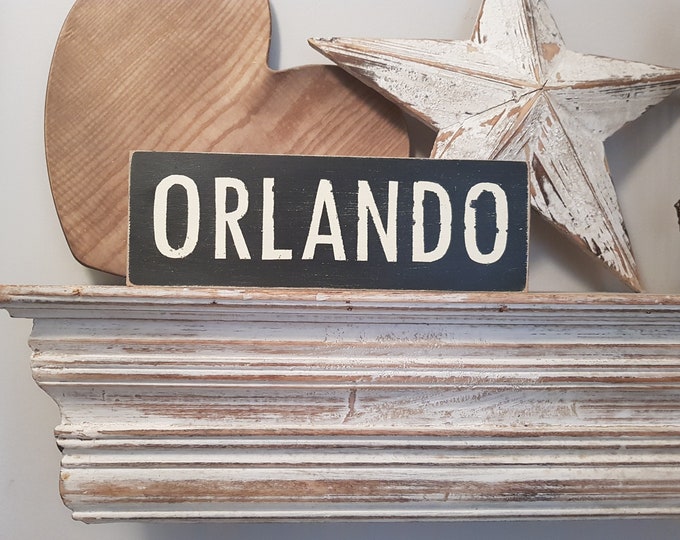 Personalized Sign, Custom City, State, Country Name Gift, Traveller Wooden Sign Boards for Home Decor, Housewarming and Wedding Present Idea