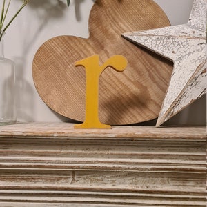Letra de madera pintada - r - Times Font - varios acabados, de pie - precio por letra, minúscula