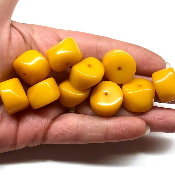 22mm Large Vintage Bakelite Light Orange Butterscotch Beads - 6 Pieces