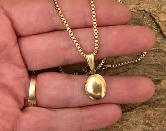 Vintage Oval Gold Brass Locket Pendant Necklace with Box Chain