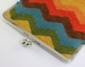 Embrague marco para iPad - iPad caso de aire, aire funda, cubierta de aire, iPad iPad acolchada - colorido Chevron Zig Zag rayas