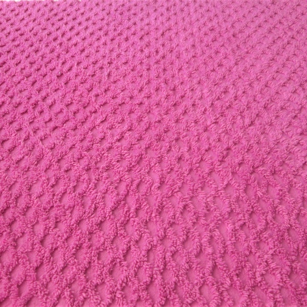 Martha Stewart Raspberry Vintage Chenille Bedspread Fabric Lattice Design 25" x 23"