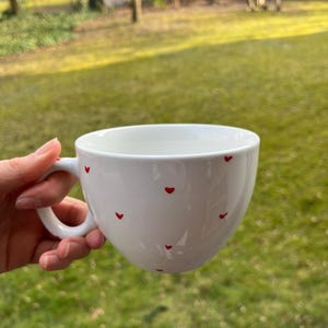 Hand-painted porcelain plate with hearts: creamy white, unique piece, lovingly handcrafted, pasta plate, high rim, bowl, dishwasher safe Set Teller + Tasse