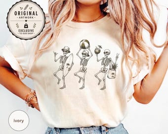Camiseta de verano con esqueleto en la playa / Camiseta vintage de esqueleto costero / Gráfico de vacaciones de surf / Regalo para amantes de la playa tropical / Verano gótico