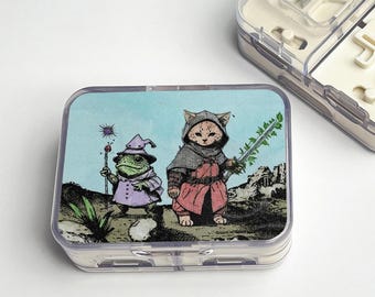 Cat & Frog Pill Box with Cutter – Portable Medication Storage