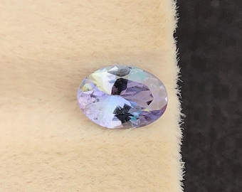 Natural Zoisite Tanzanite Oval Cut, 0.85 Carats Green Purple Color Tanzanite Gemstone For Jewelry