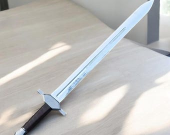 Espada decorativa artesanal de estilo Ordon de fantasía / Regalo coleccionable hecho a mano