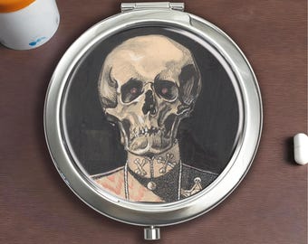 Silver Pill Box: Patricq Kroon "Dood als vredesstichter" Design