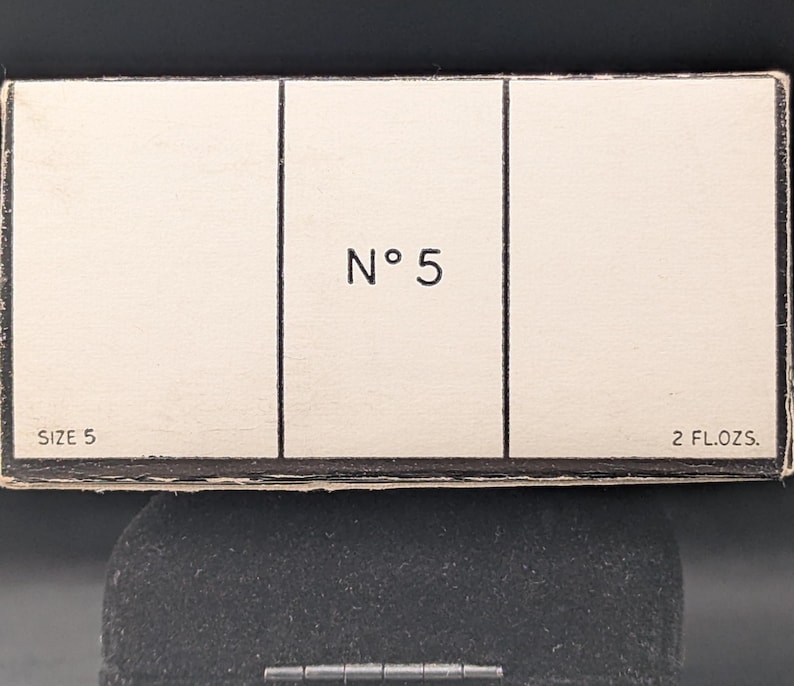 c1954 Chanel No5 Pure Parfum Extrait, flacone da 2 fl oz (taglia 5) "Era Marilyn Monroe" immagine 16