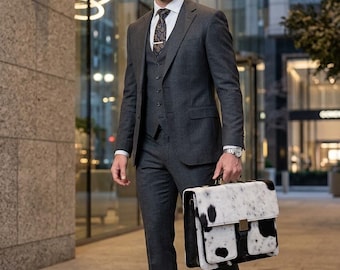 Handgemaakte rundleren laptoptas | Zwart-witte hair-On Hide-aktetas