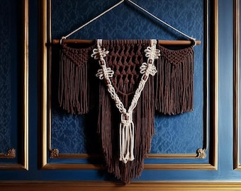 Handgemaakte macramé muurhanger — Boho muurkunst wandtapijt, bruin en natuurlijk, 24 x 30 inch decor met grote franje