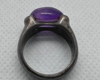 Sterling Silver Ring with Amethyst Cabochon