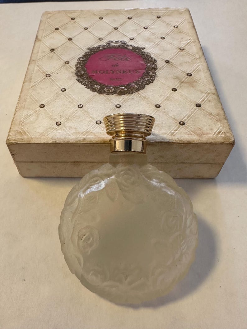 Vintage Molyneux Fete pure Parfum Extrait Bottle in Case - Paris