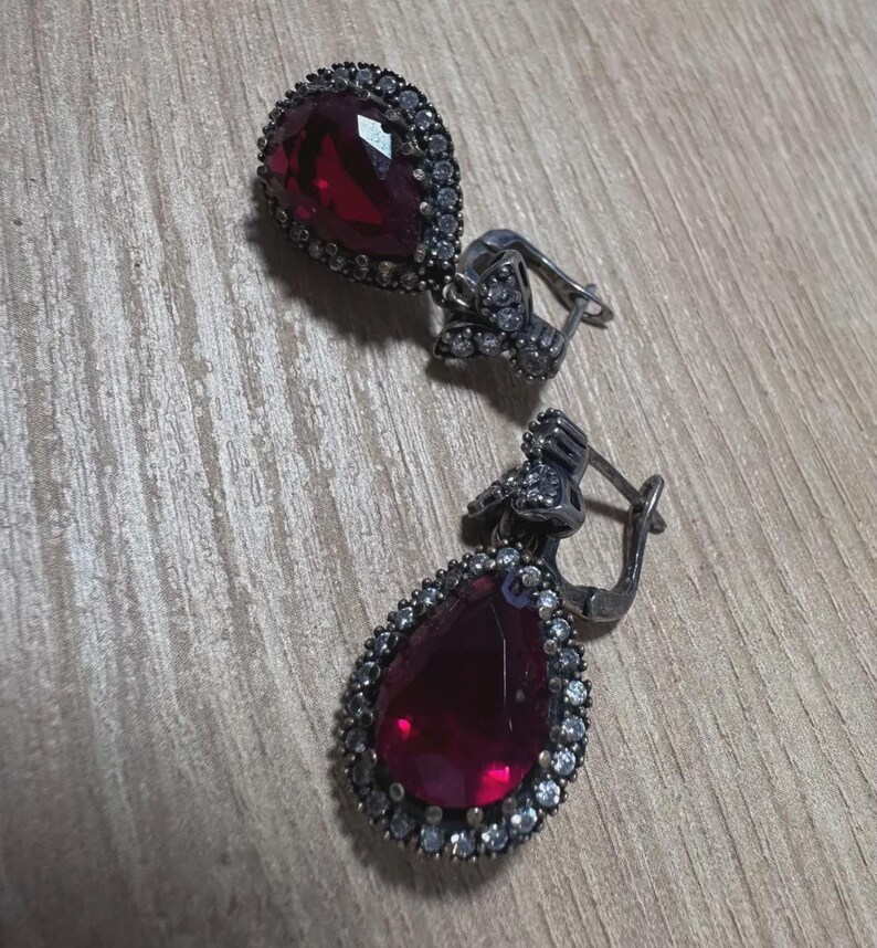Vintage Style 925 Sterling Silver Pear Red Gemstone Dangle Earrings