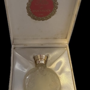 Vintage Molyneux Fete pure Parfum Extrait Bottle in Case - Paris